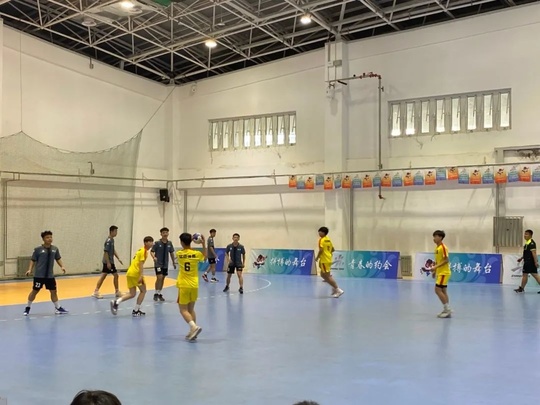 世界杯足球赛战罢，山西省手球赛开打