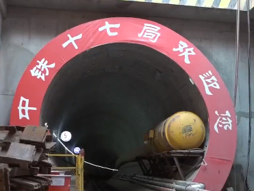 太原地铁1号线“零沉降”穿越11股道高铁群