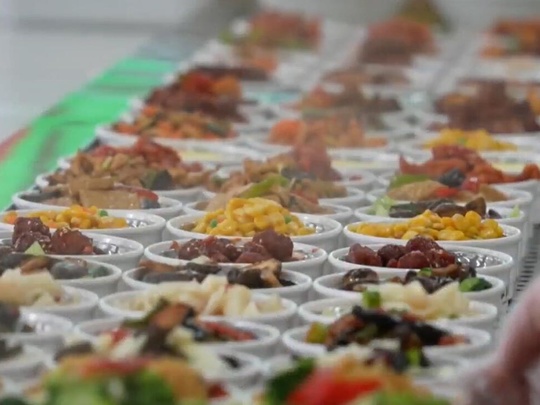 【厉行节约 反对浪费】 社区食堂“小份菜”引领节约新风尚