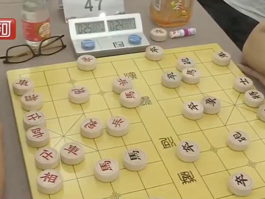 太原：精彩对弈 乐在“棋”中