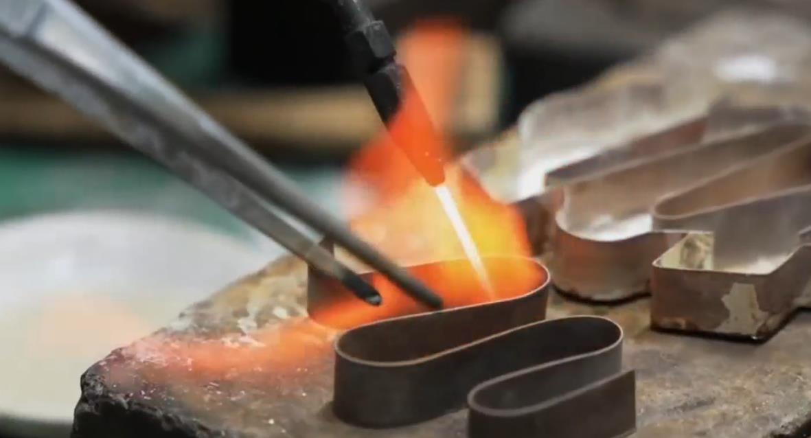 【文化中国行】交城：锻打千年晋韵 金银器在匠心中传承