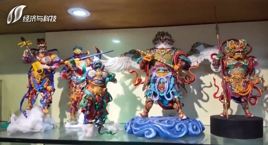 【文化中国行】面塑“新生” 女孩巧手捏出国潮“神话”