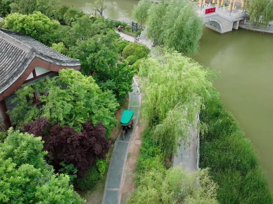 最牛追星案例！粉丝竟和偶像当邻居～蹬三轮的大爷全英文带你嗑“关羽x岳飞”CP！