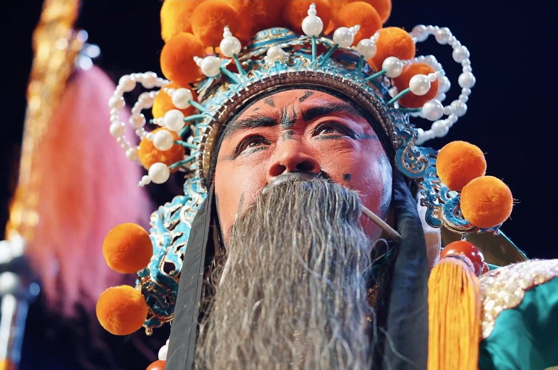 关戏霸屏舞台，连皇帝都得起立！