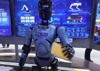 “眨眨眼”就买单 AI接电话反诈 这些科技应用太顶了