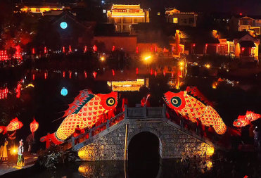 文化中国行·联播一瞬丨花灯起年味浓 愿你顺风又顺水