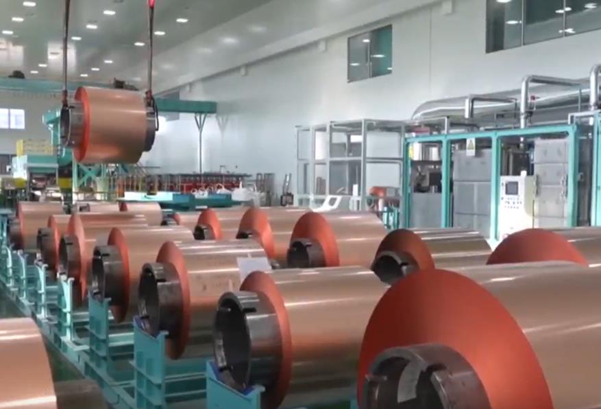 【贯彻全会精神一线见闻·转型发展话亮点】6微米闯“三关”：“手撕铜”的极限突围（上）