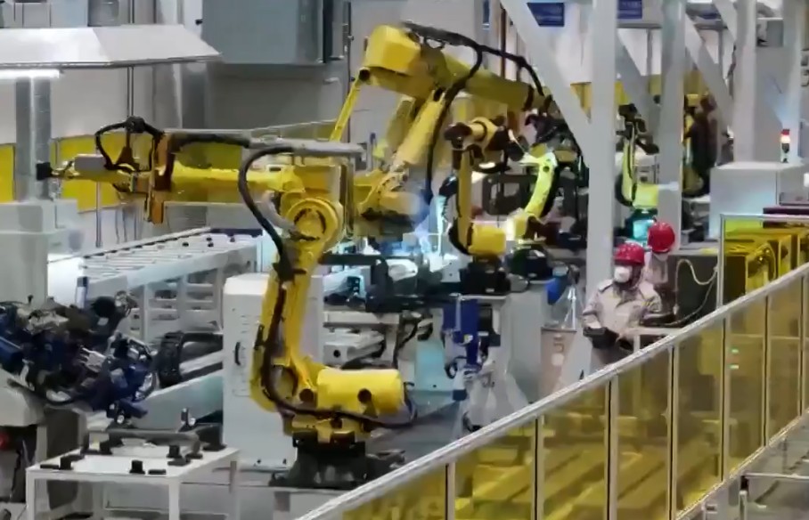 【新思想引领新征程·“十五五”开好局起好步】马年开工首日：策马扬鞭“第一线” 奋力跑好“第一棒”