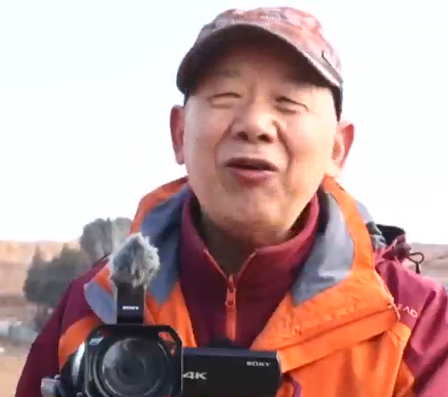 【新春走基层】新春不停机！退休夫妻“普法春节档”上新