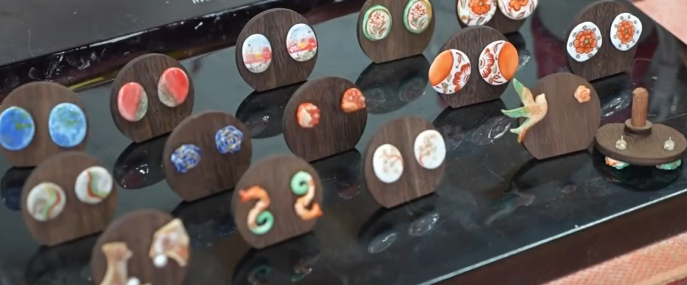 【文化中国行】非遗红绿彩马年迎春 老技艺焕发时代活力