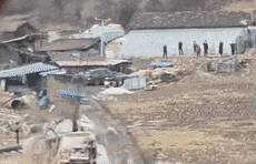 女孩坐高铁经过家门口，拍下的视频看哭无数网友