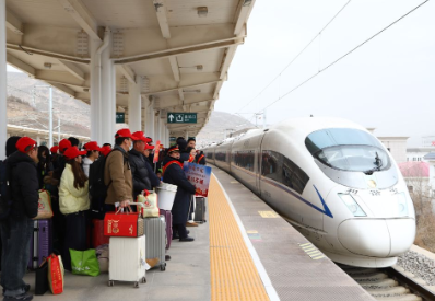 企业用工迎高峰 返岗求职干劲足——节后劳动力市场逐步升温