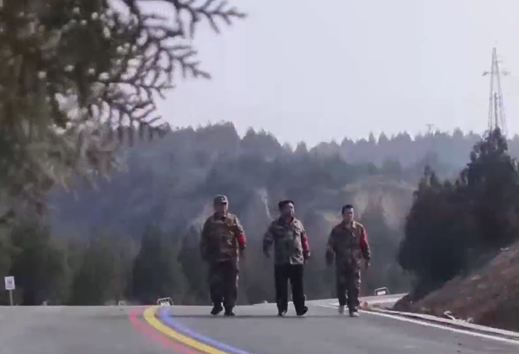 防火巡护进行时 他们用脚步“丈量”安全