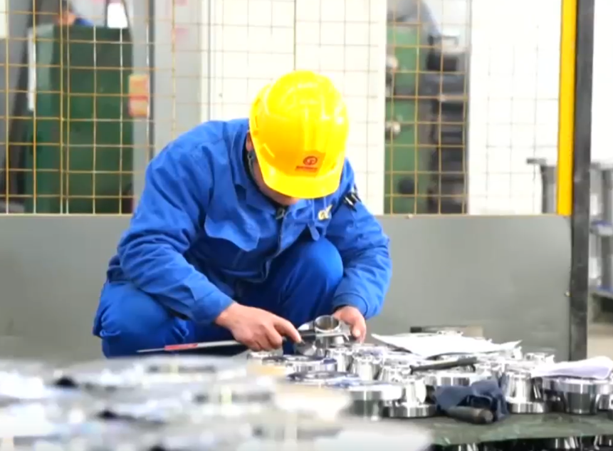 【新思想引领新征程·“十五五”开好局起好步】法兰“焕新”记（一）：一块法兰的“超级”逆袭