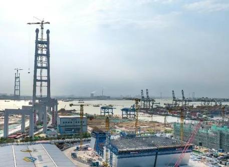 这座拥有五项世界第一的大桥，主塔封顶！