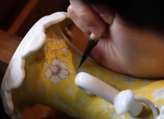 视频丨把泥巴玩成百亿大市场 “亲手创作”的快乐重塑新消费