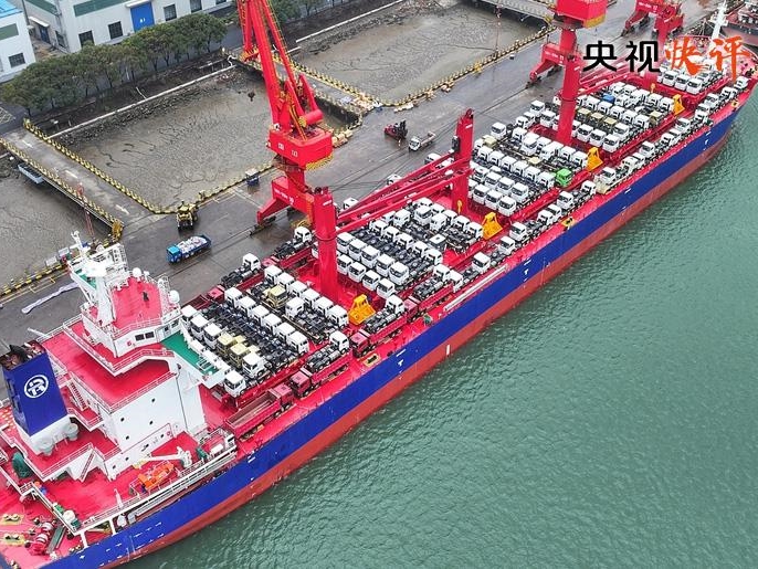 央视快评丨在研究新情况解决新问题上下功夫出经验