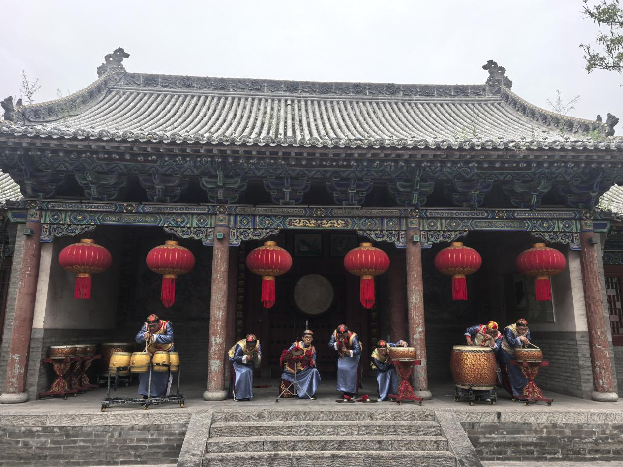 何以中国·屋檐上的文脉｜四座古戏台，四种“唱”法