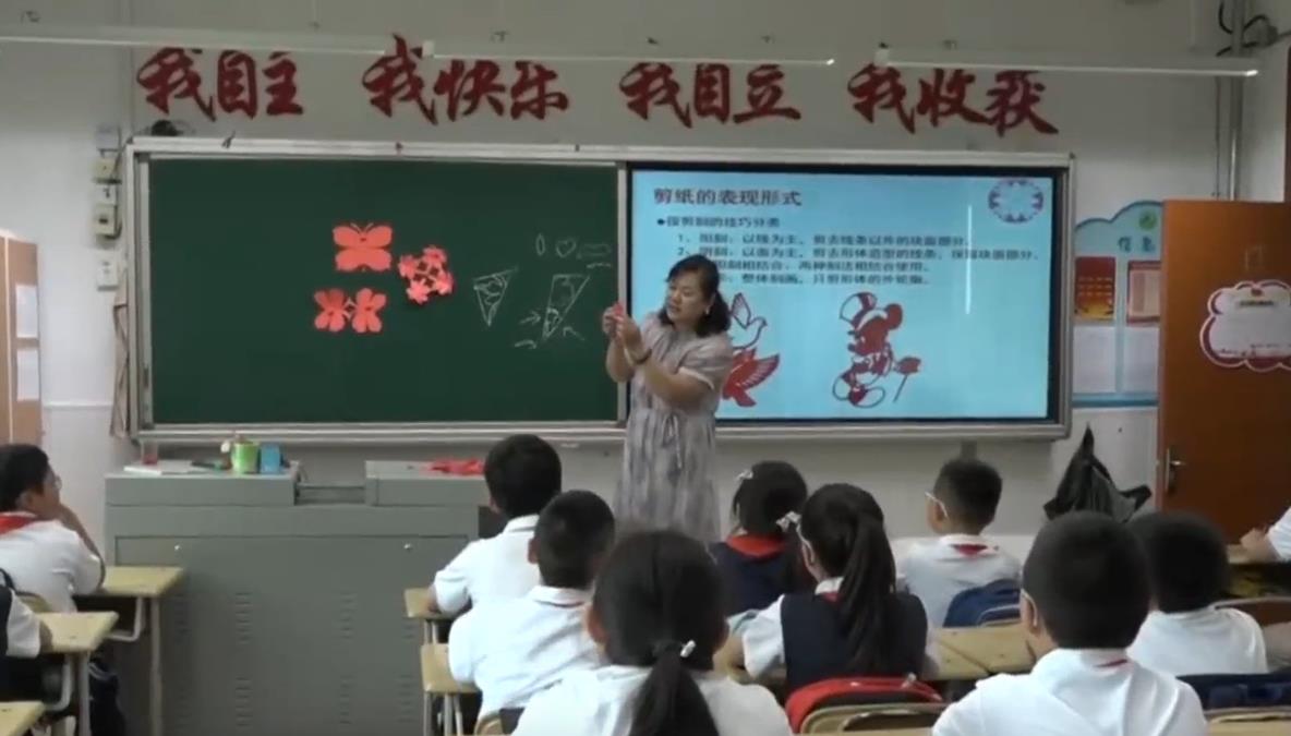 【文化中国行】非遗文化进课堂 匠心美育润成长
