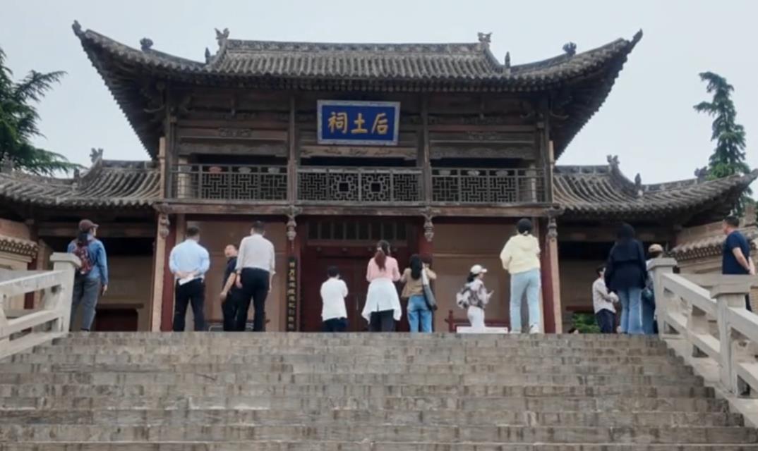 三戏同唱互不“串台”？探访全国唯一“品”字形古戏台