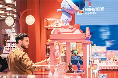 “China Shopping”热度攀升，“购物清单”不断延伸——  来中国，扫货“新特产”