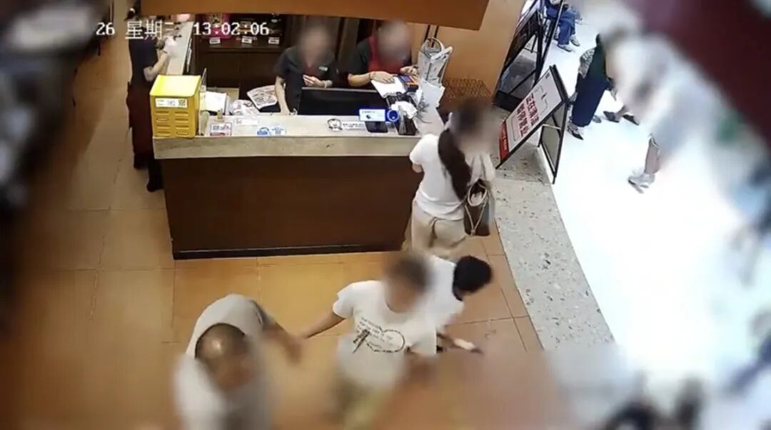 “4岁男童被指摸臀”事件背后