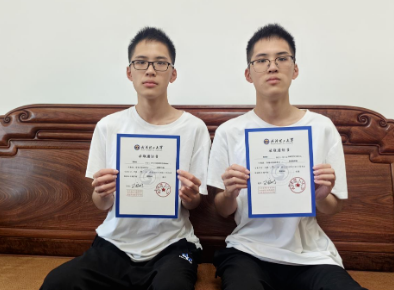 双胞胎兄弟高考同考621分，被同一所大学同一专业录取，妈妈感慨：不敢相信，中考分数也一样！