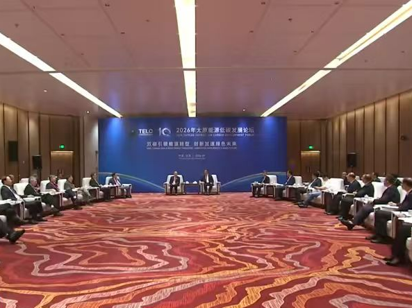 卢东亮会见院士专家
